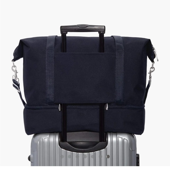 Lo & Sons Navy Travel Bag - Picture 2 of 6